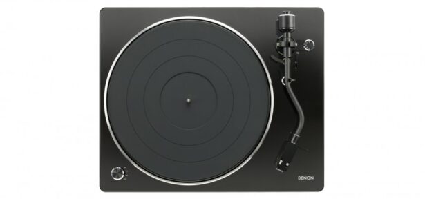 DP-400 vinüülplaadimängija