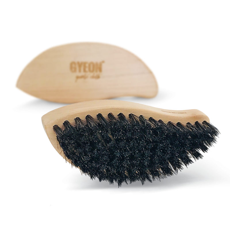 Q²M LeatherBrush nahkpindade puhastushari