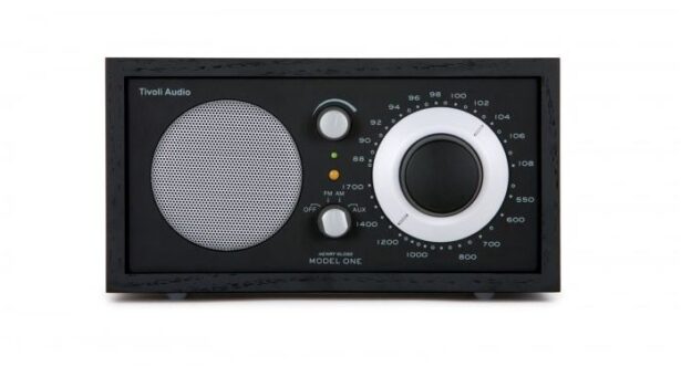 Model One raadio