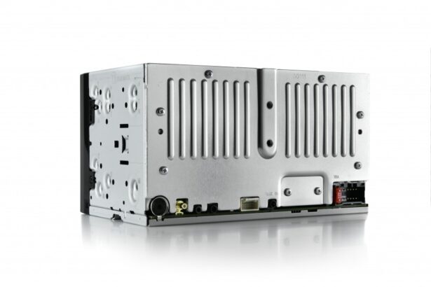 DMH-A240BT multimeediakeskus