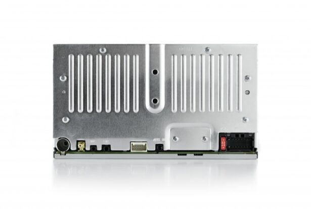 DMH-A240BT multimeediakeskus