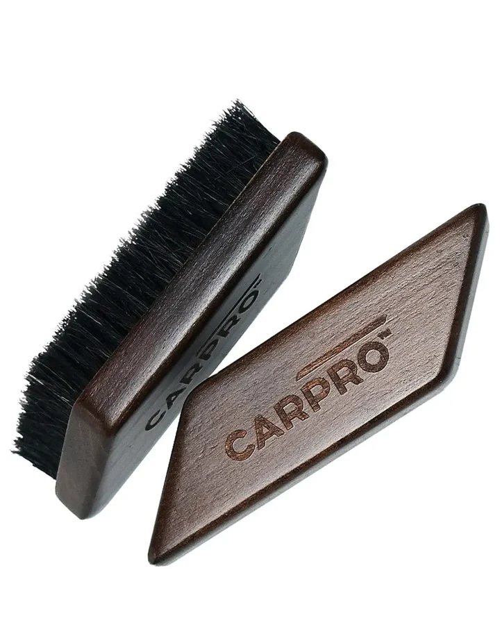 CarPro LeatherBrush nahahari