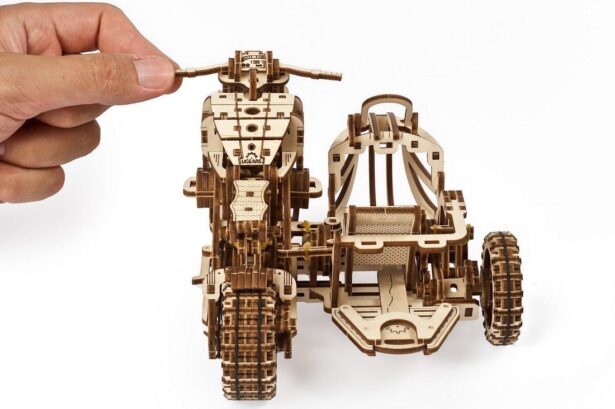 UGR-10 külgkorviga mootorratas